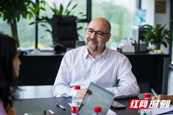 这是一件上流的事，爱心无国界——巴西人费尔南德湘中扶贫记