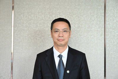 阳向宏